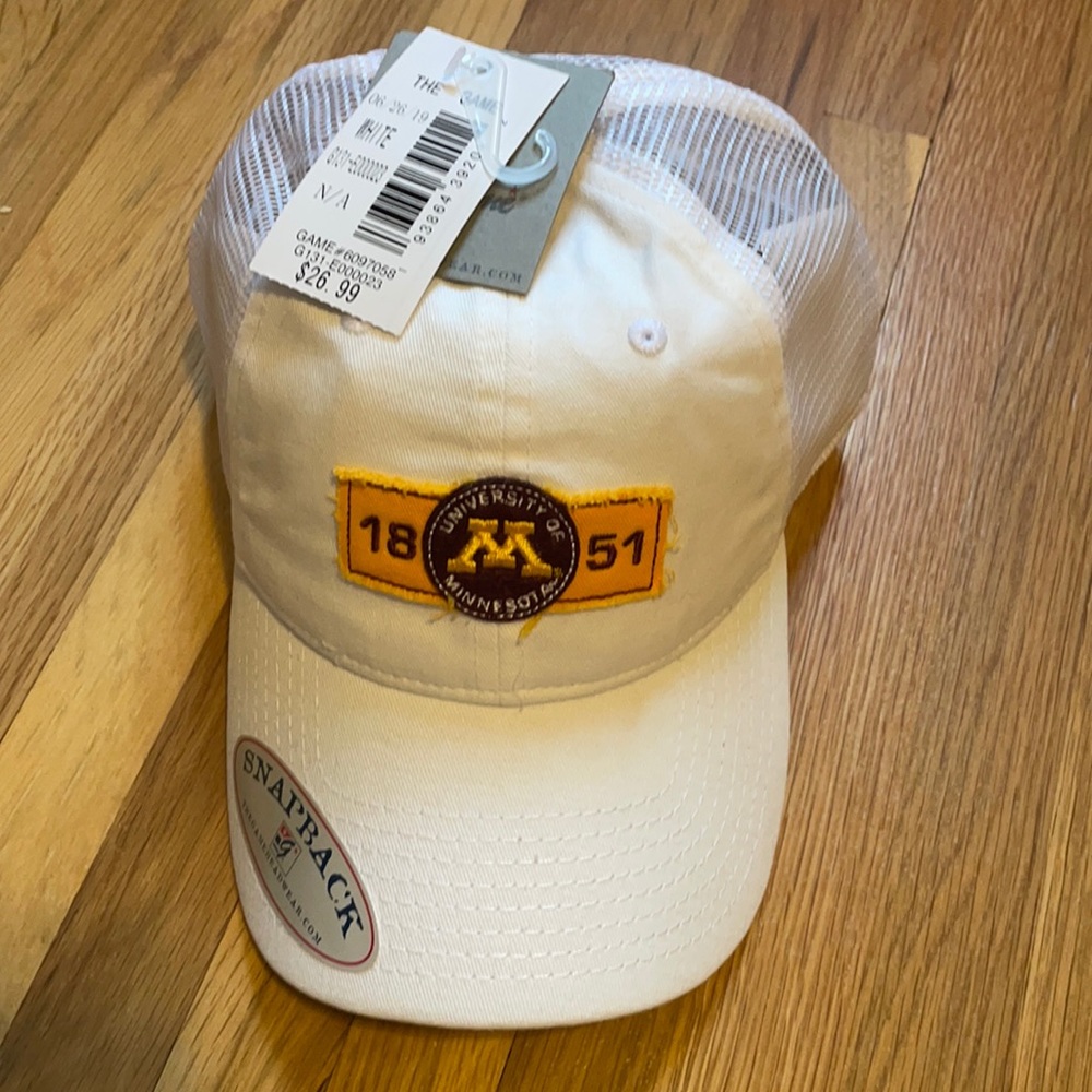 Men’s University of Minnesota snap back hat